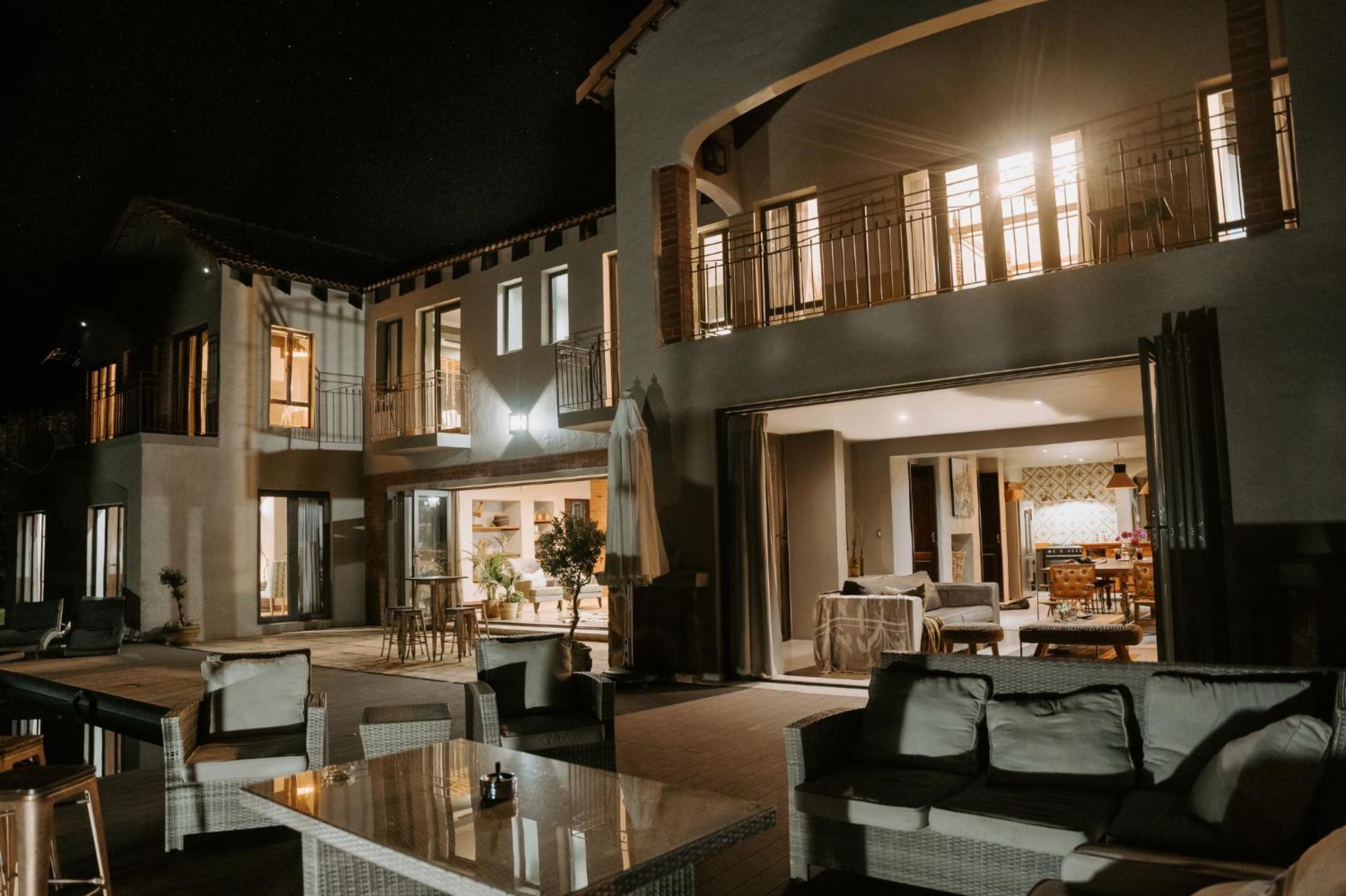Mount High Luxury Country Estate Villa