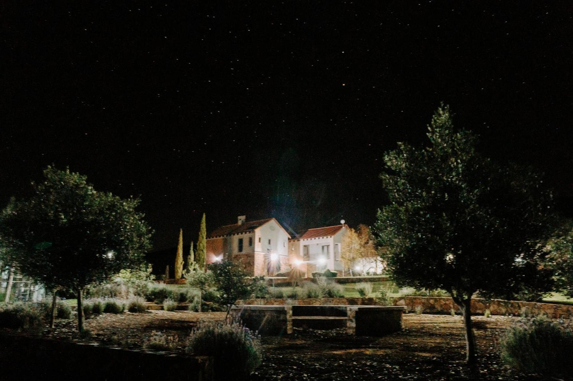 Mount High Luxury Country Estate Villa *