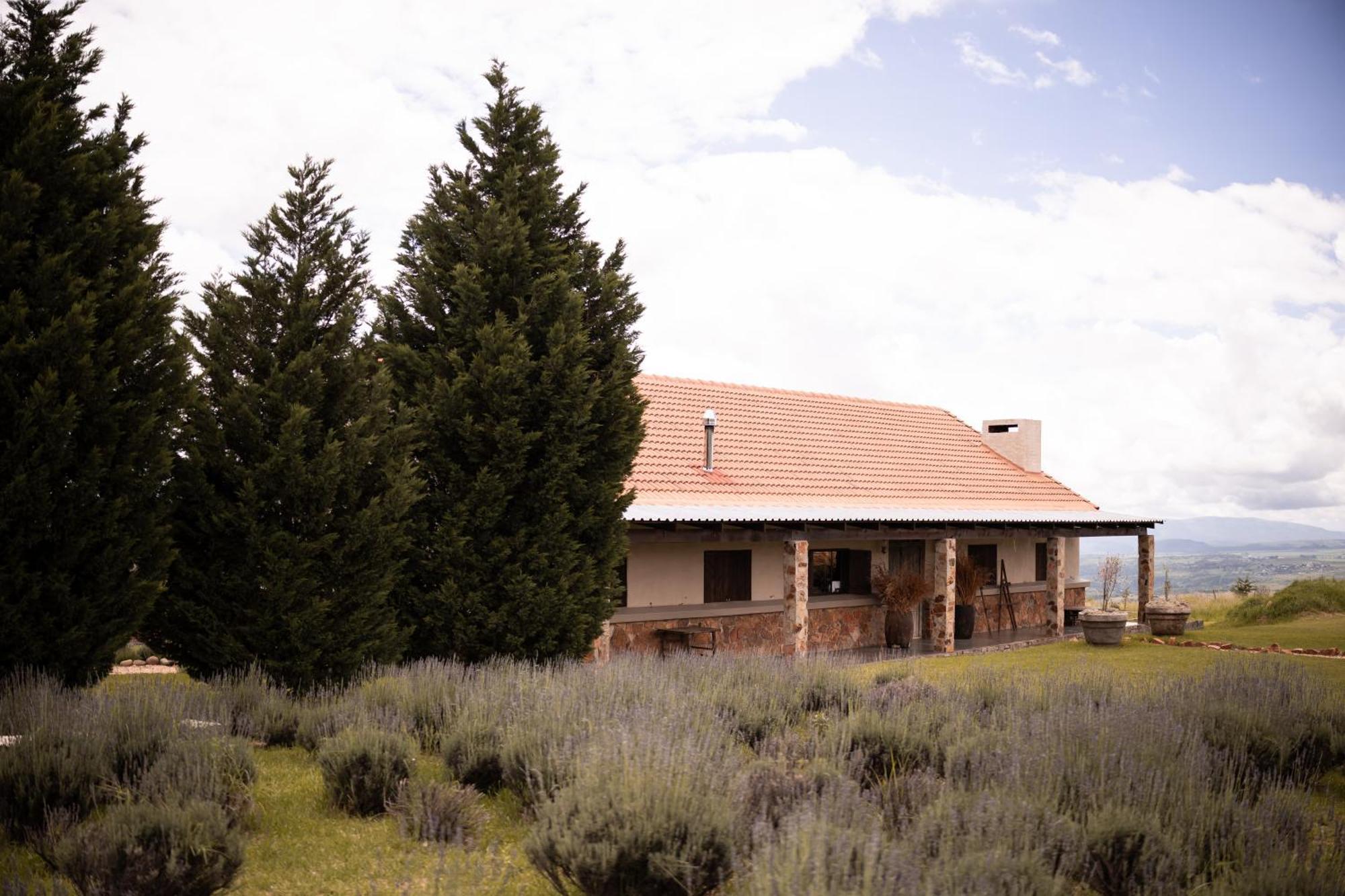 Mount High Luxury Country Estate Villa *